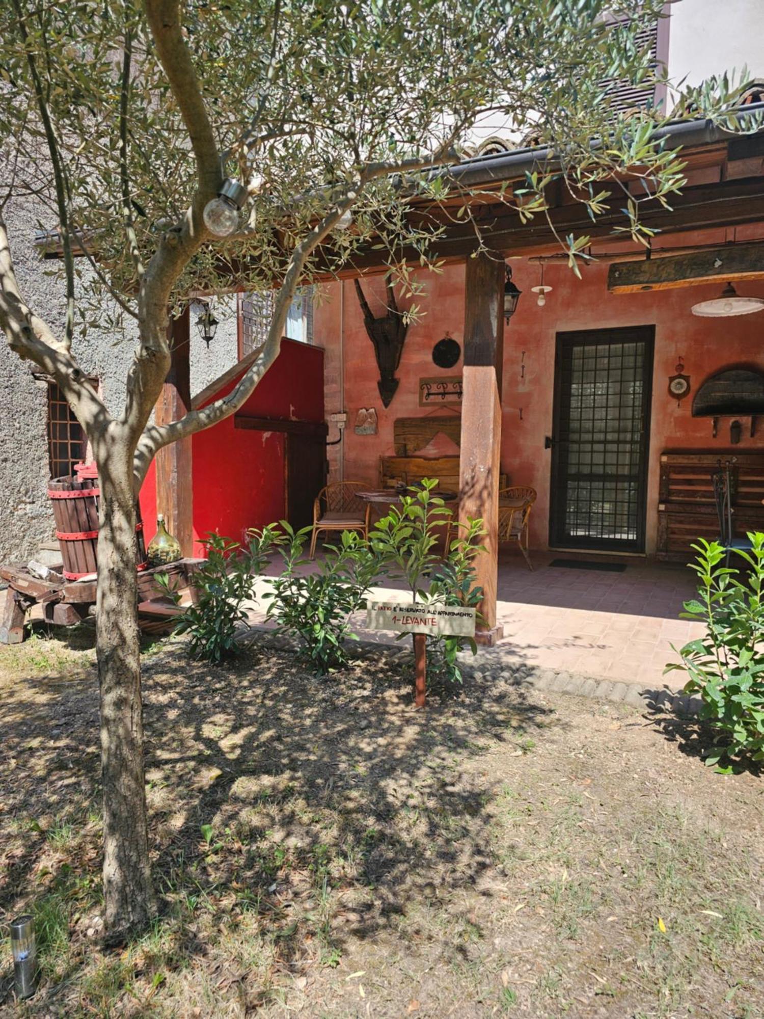 La Rosa Dei Venti - Country House Fossato di Vico Eksteriør bilde