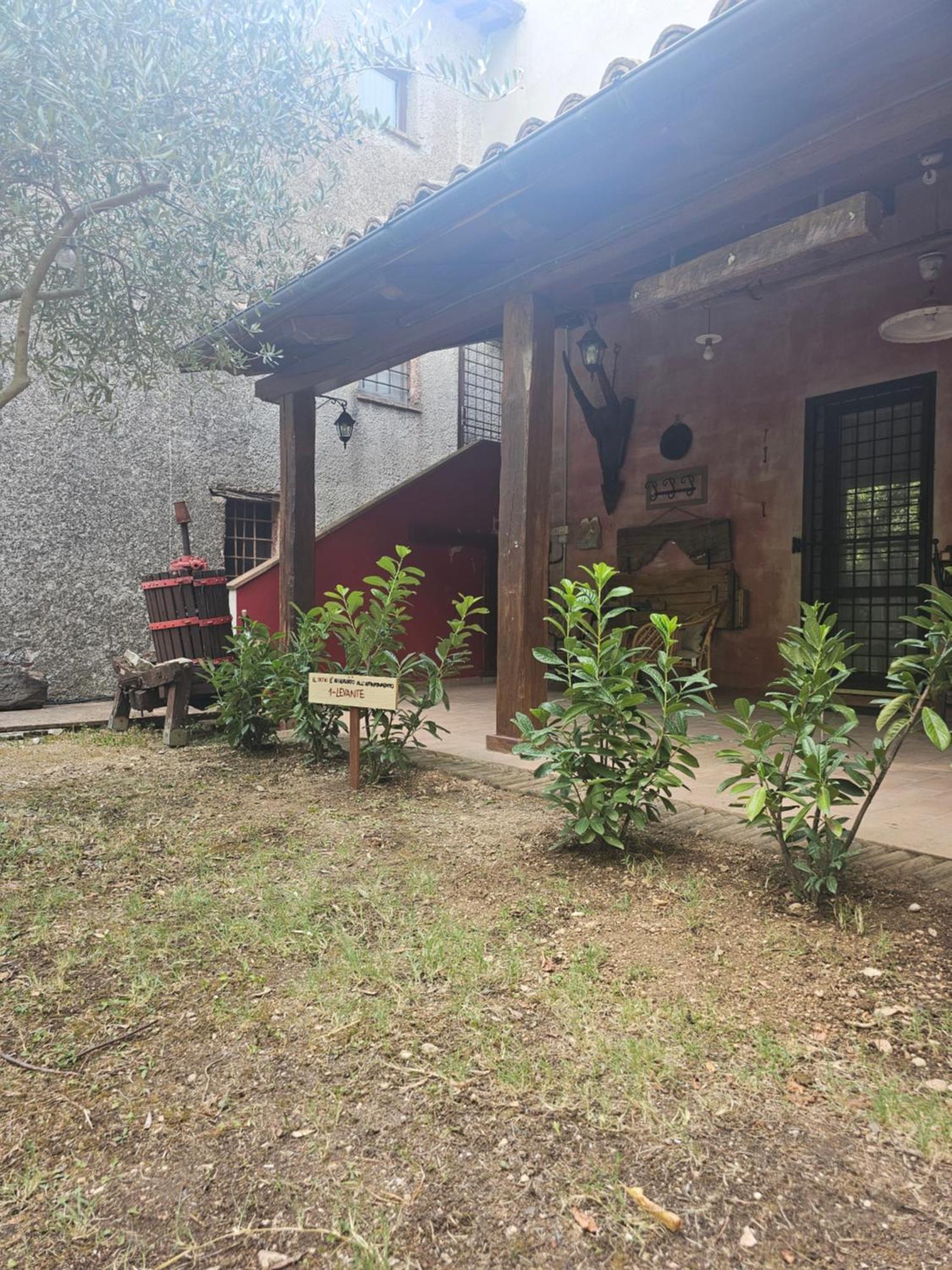 La Rosa Dei Venti - Country House Fossato di Vico Eksteriør bilde