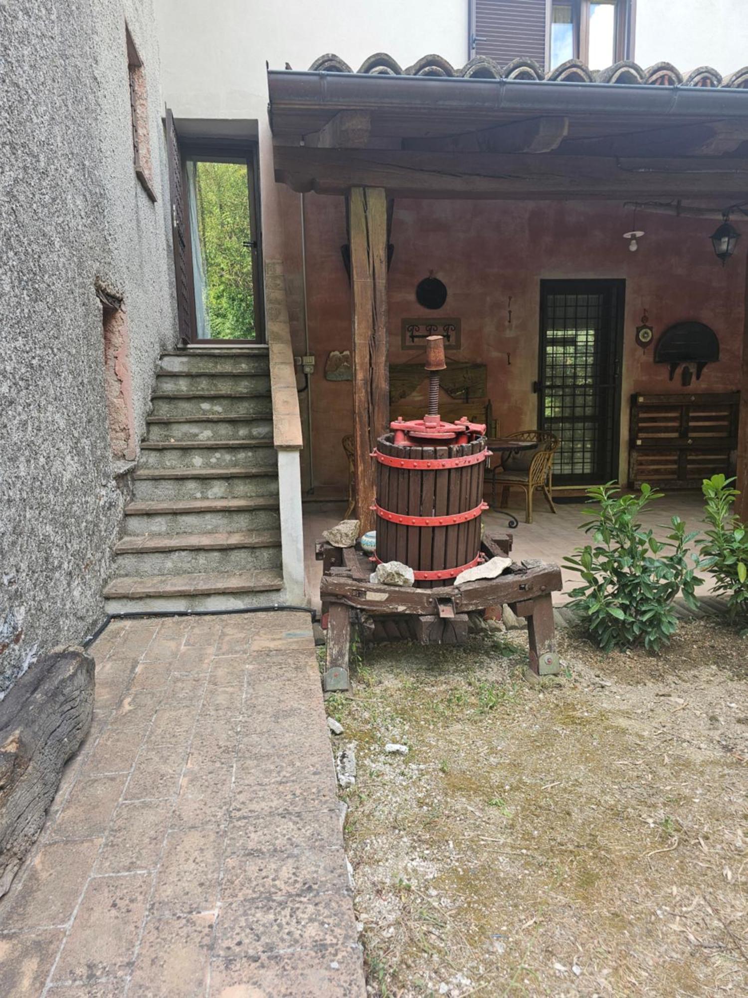 La Rosa Dei Venti - Country House Fossato di Vico Eksteriør bilde