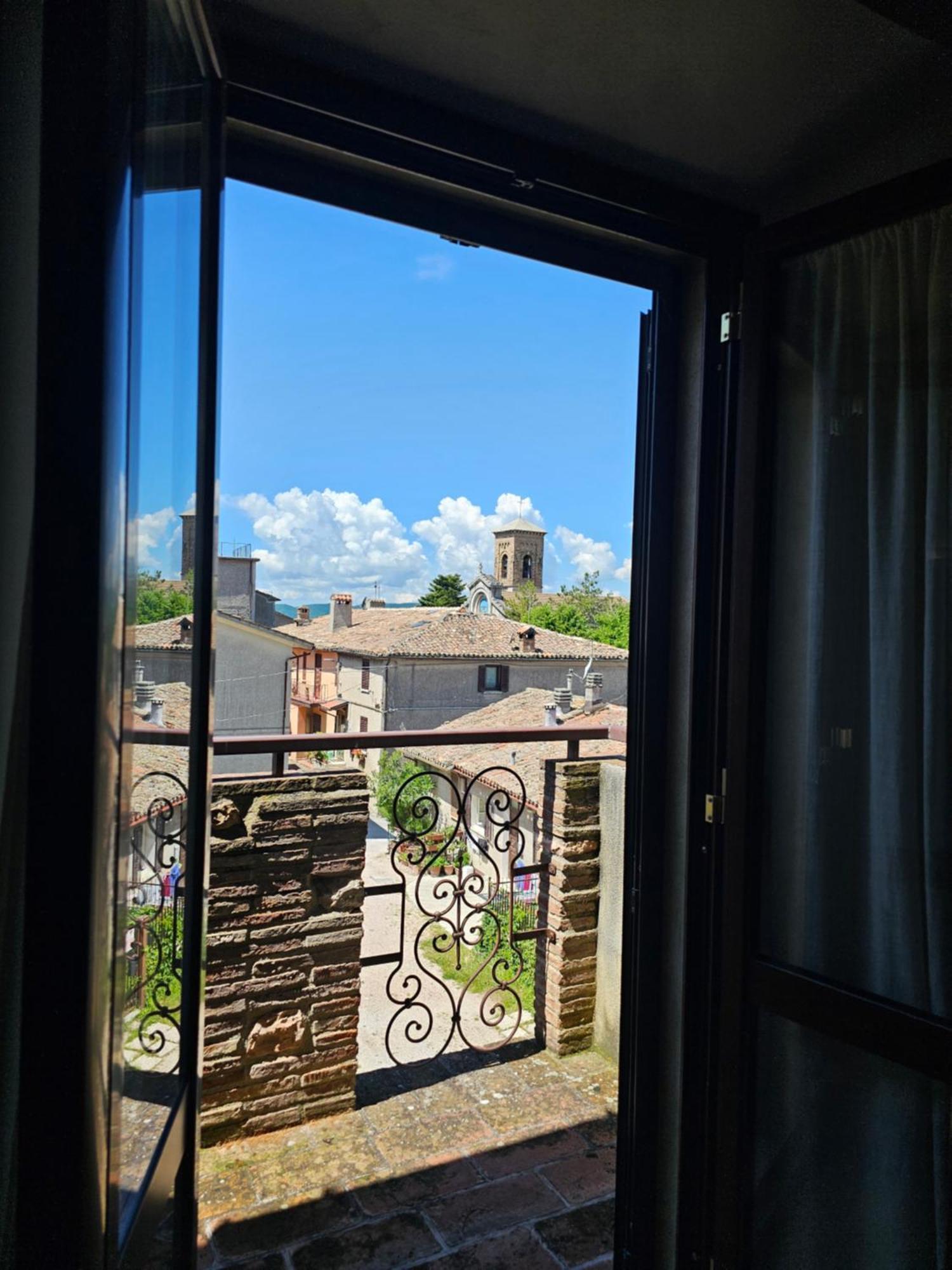 La Rosa Dei Venti - Country House Fossato di Vico Eksteriør bilde
